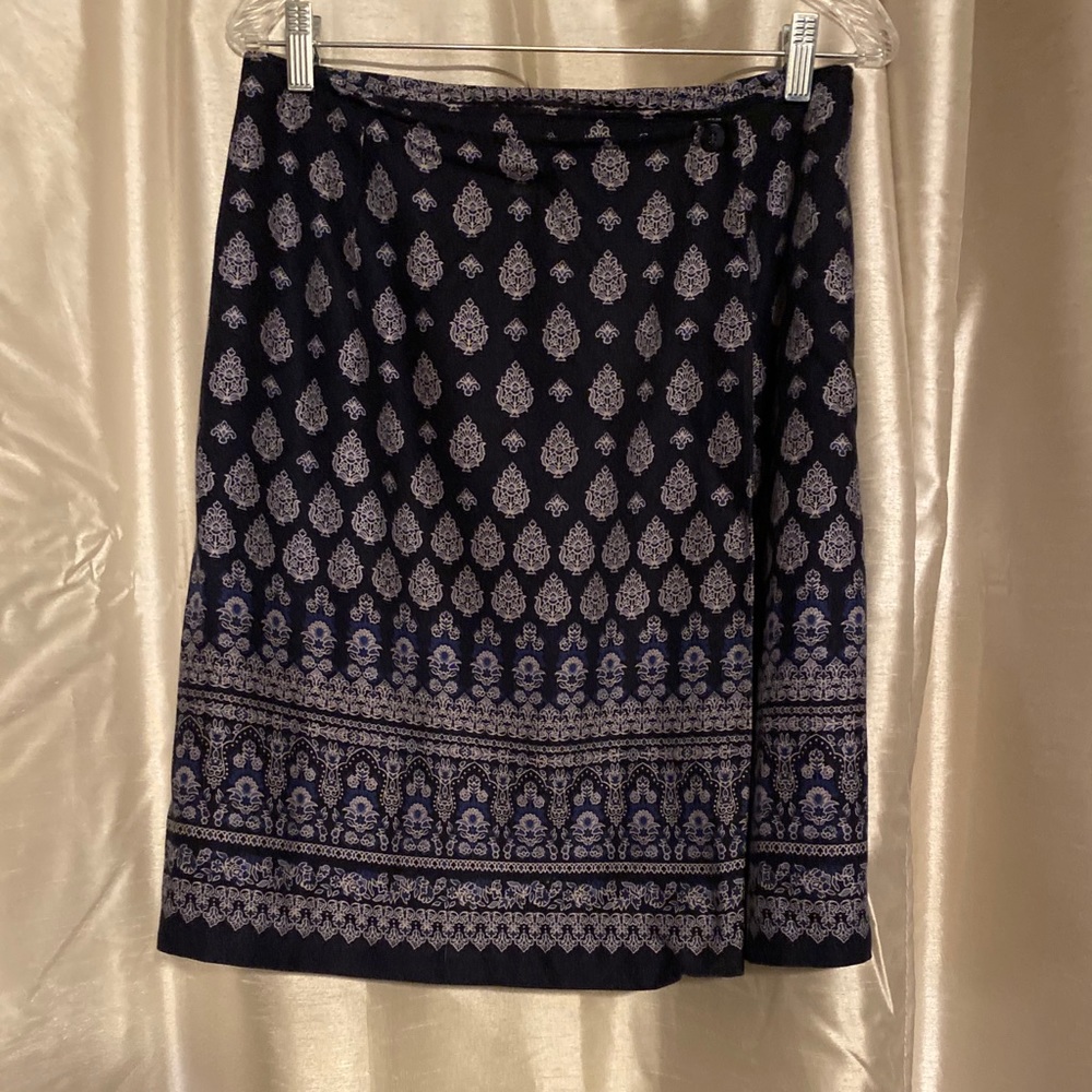 Wrap skirt lined